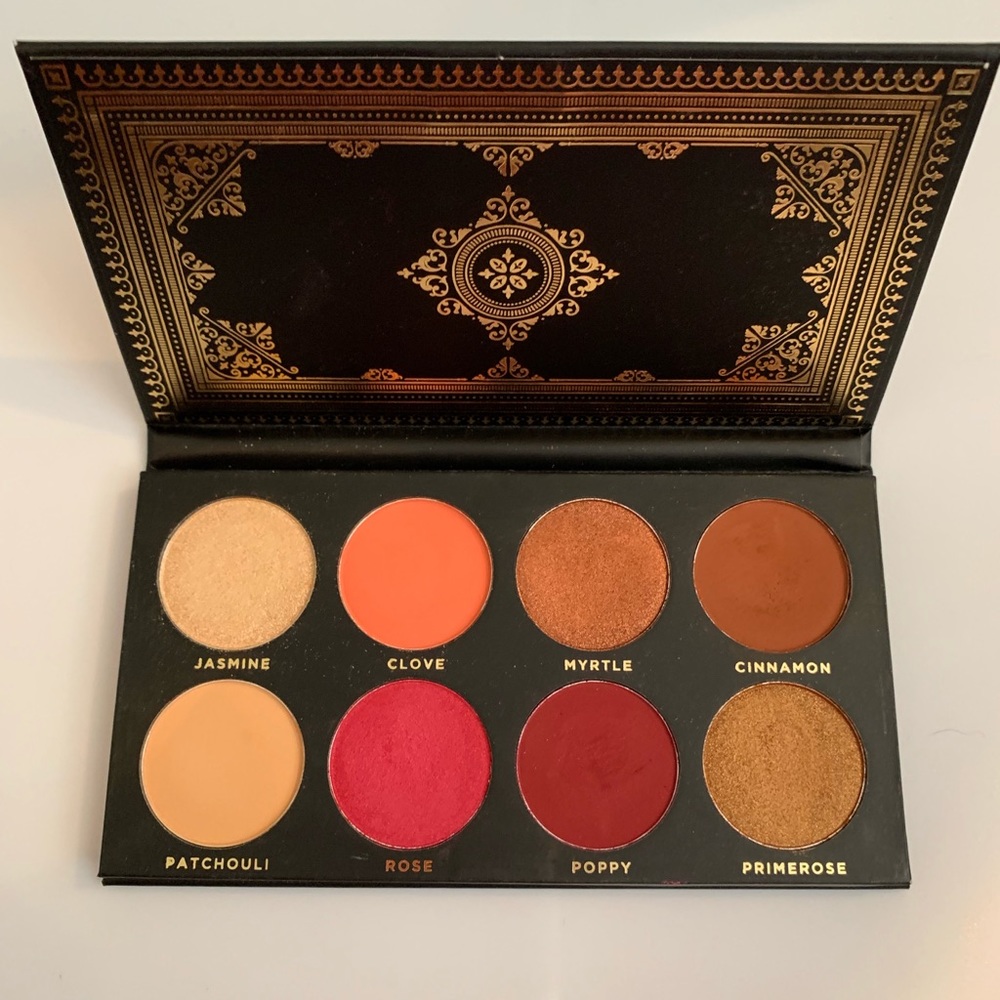 ACE BEAUTE GRANDIOSE EYESHADOW PALETTE